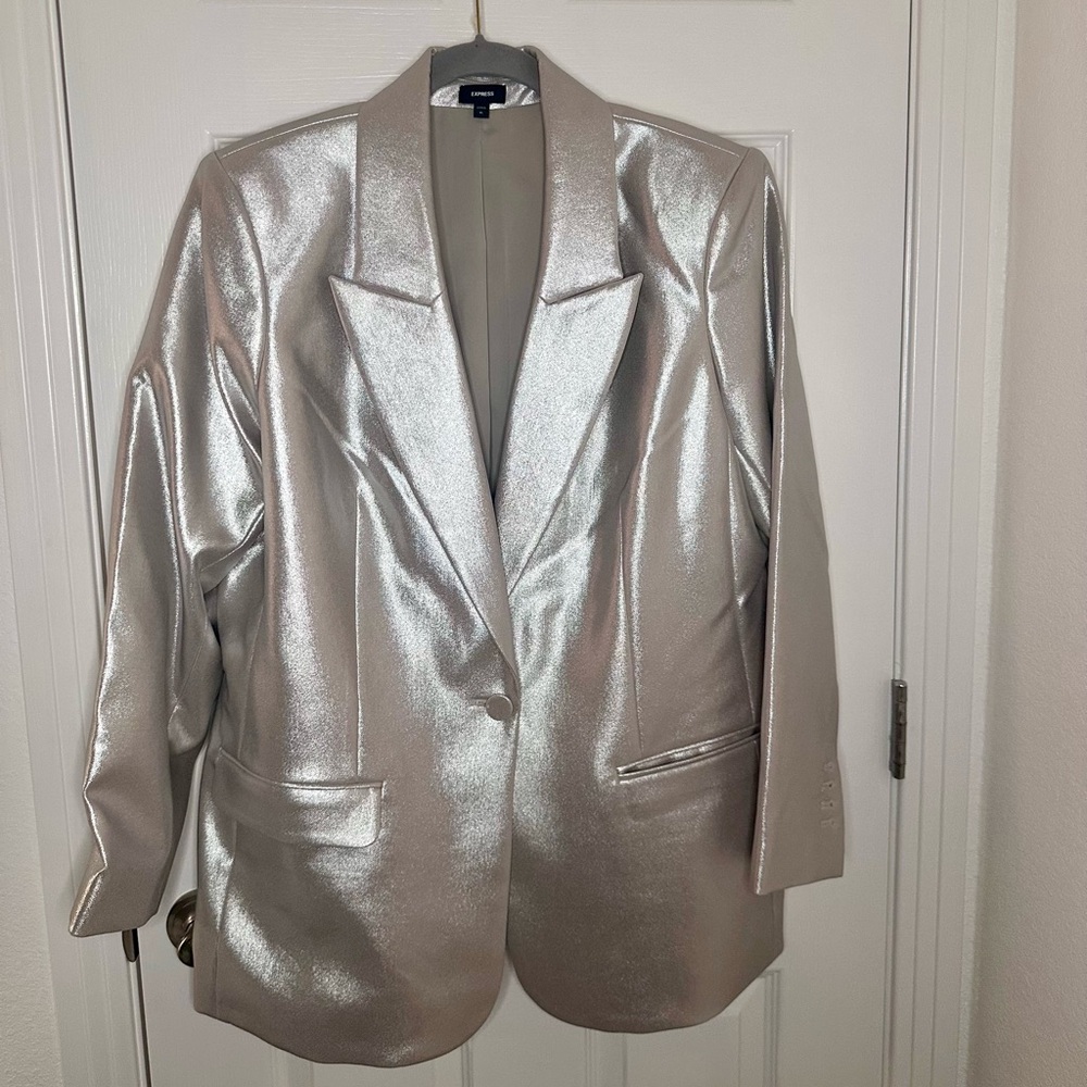 ✨ EXPRESS Metallic Silver Blazer – Size XL ✨ - Picture 2 of 9